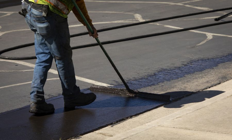 Asphalt sealcoating by MJL Asphalt & Chip Seal LLC